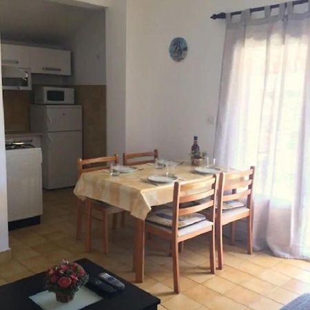 Apartments And Rooms Ognjen - Family Apartments With Free Parking Betina  Zewnętrze zdjęcie