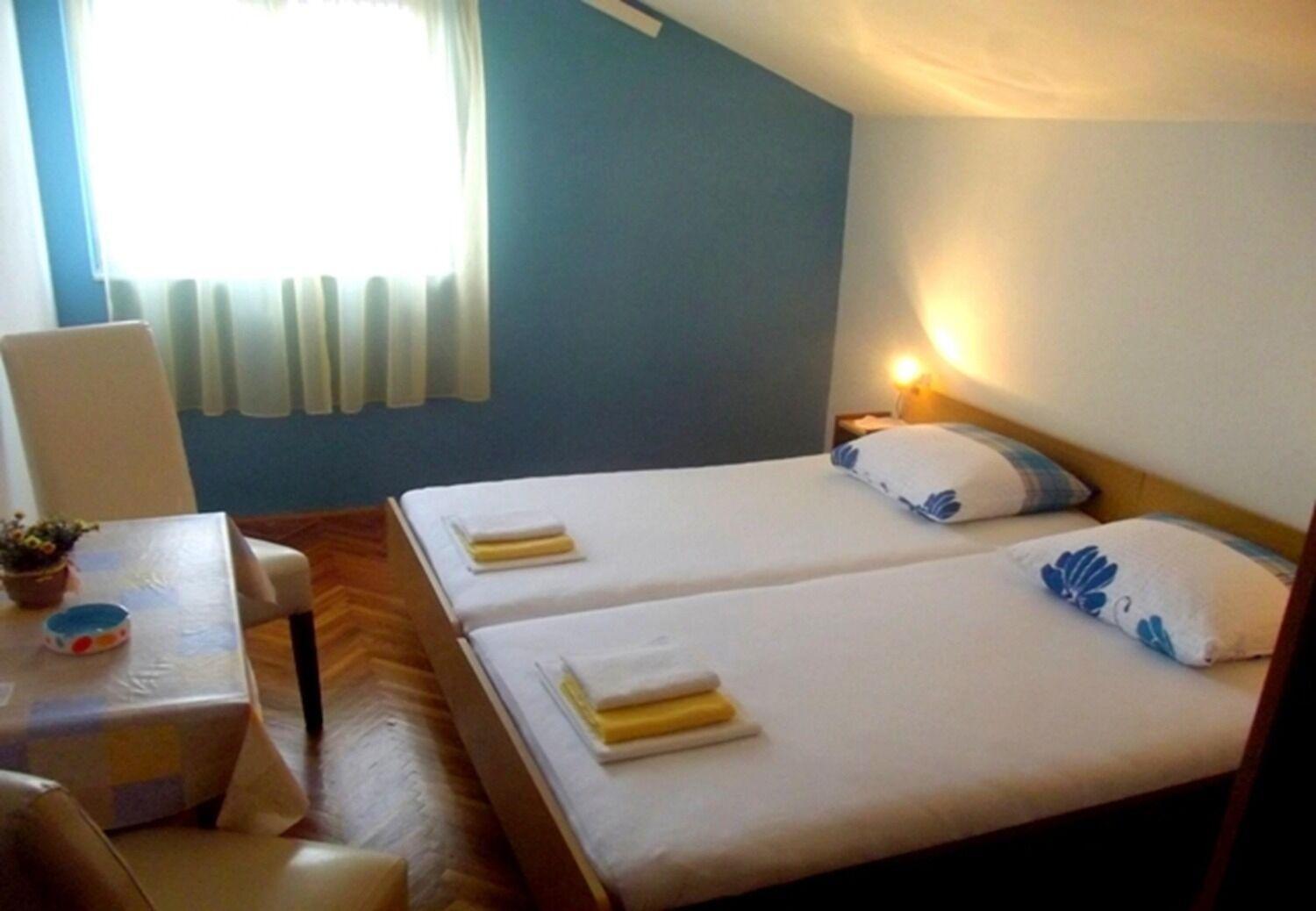 Apartments And Rooms Ognjen - Family Apartments With Free Parking Betina  Zewnętrze zdjęcie