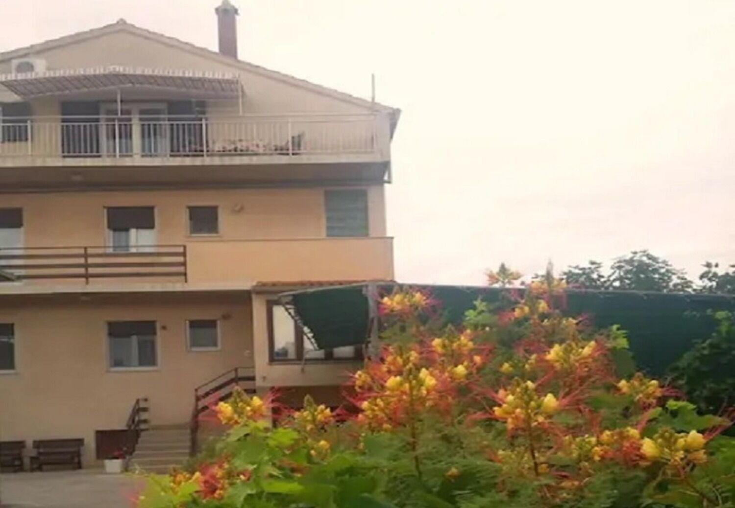 Apartments And Rooms Ognjen - Family Apartments With Free Parking Betina  Zewnętrze zdjęcie